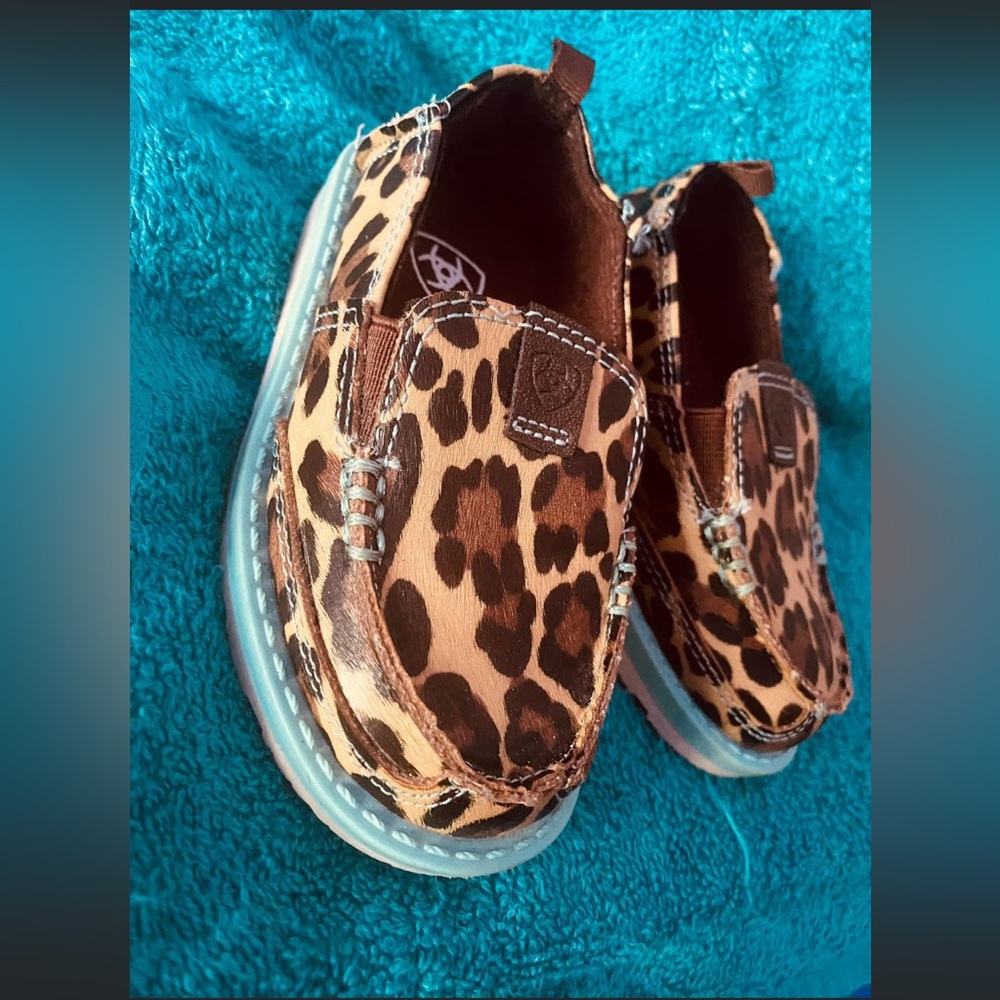 Toddler Ariats